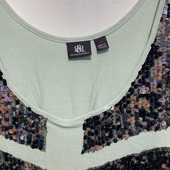 Rock & Republic Women's Green Silver Sequined Scoop Neck Tank Top Size Medium - Picture 3 of 9